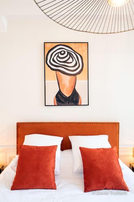 Suites Mana - Matahina Avec Vue Superbe Sur La Place Ducale Et Parking Prive Inclus Charleville-Mézières Kültér fotó