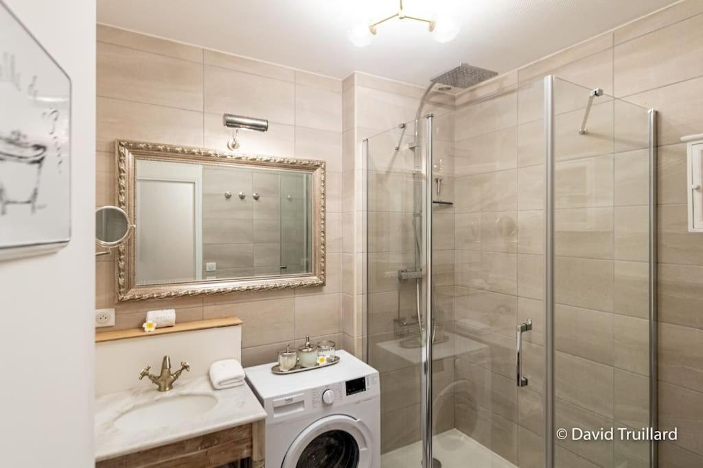 Suites Mana - Matahina Avec Vue Superbe Sur La Place Ducale Et Parking Prive Inclus Charleville-Mézières Kültér fotó