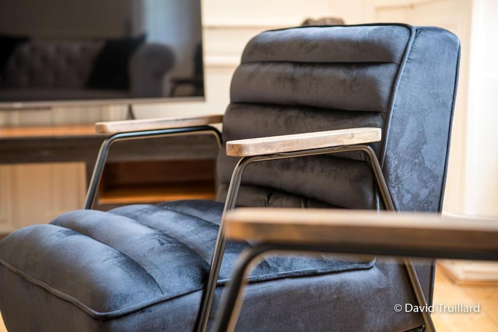 Suites Mana - Matahina Avec Vue Superbe Sur La Place Ducale Et Parking Prive Inclus Charleville-Mézières Kültér fotó
