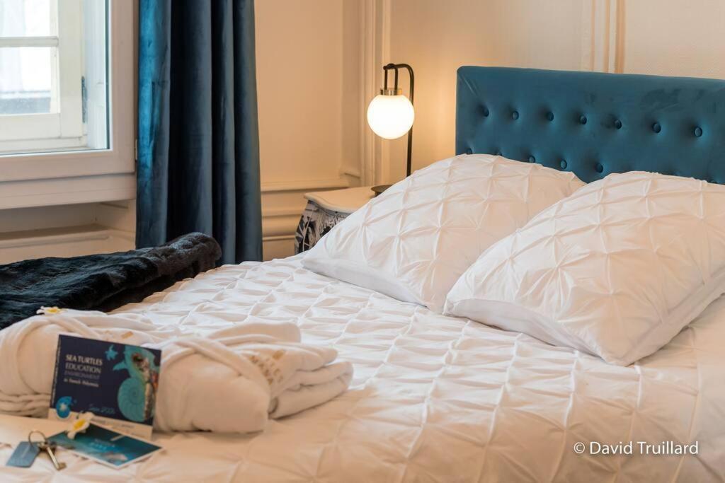 Suites Mana - Matahina Avec Vue Superbe Sur La Place Ducale Et Parking Prive Inclus Charleville-Mézières Kültér fotó