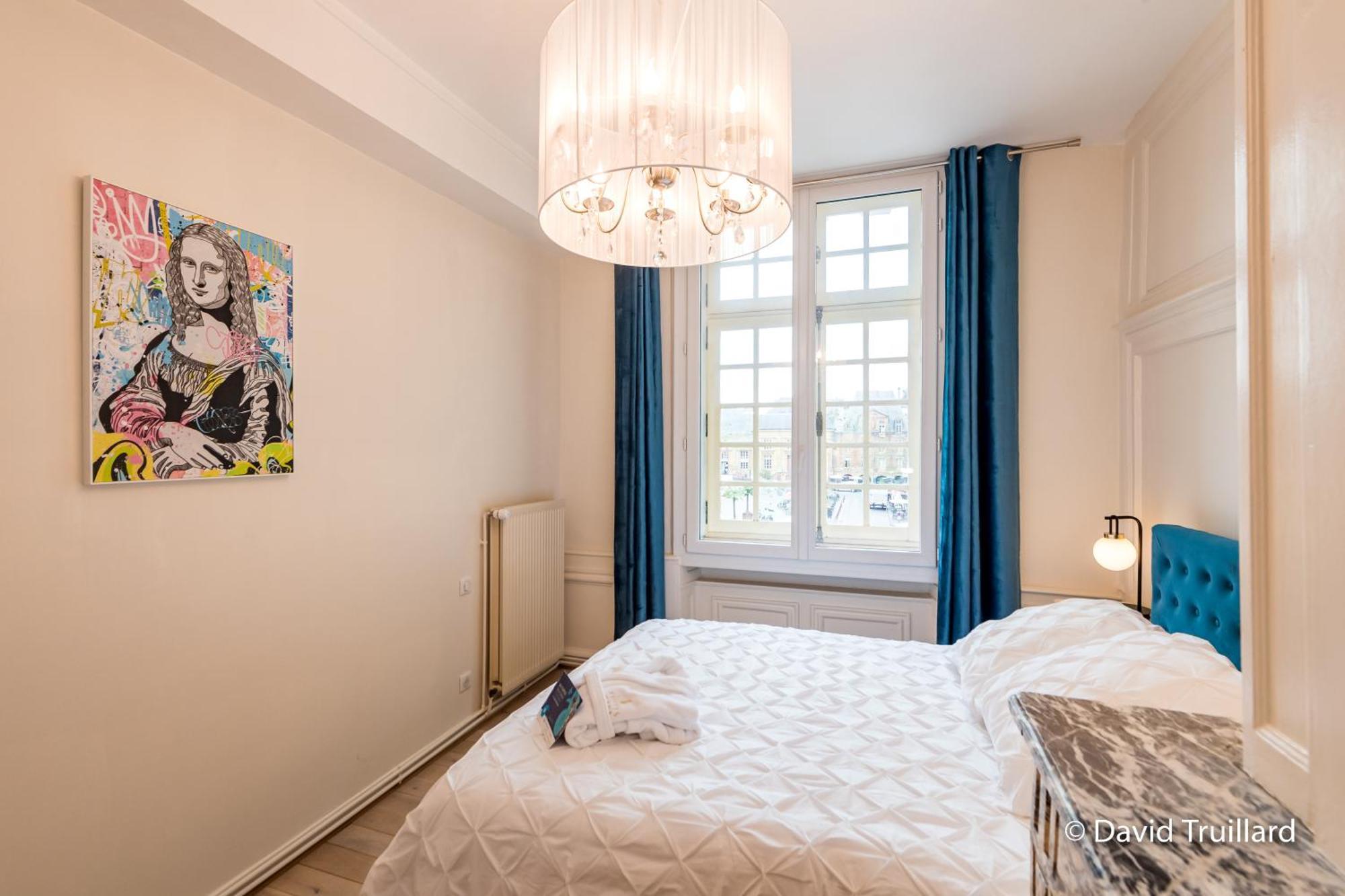 Suites Mana - Matahina Avec Vue Superbe Sur La Place Ducale Et Parking Prive Inclus Charleville-Mézières Kültér fotó