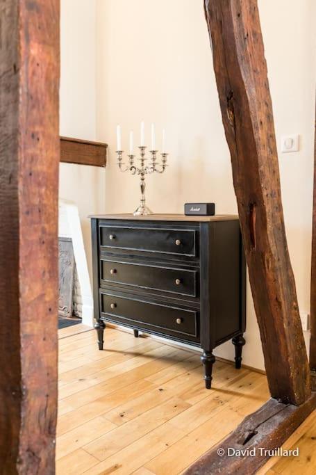 Suites Mana - Matahina Avec Vue Superbe Sur La Place Ducale Et Parking Prive Inclus Charleville-Mézières Kültér fotó
