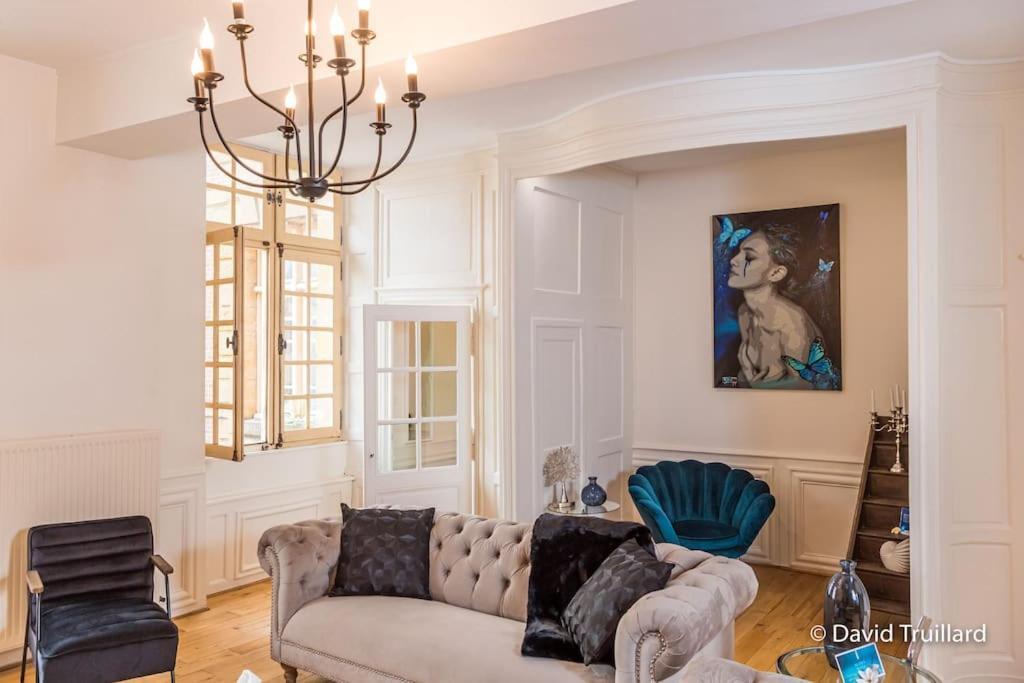 Suites Mana - Matahina Avec Vue Superbe Sur La Place Ducale Et Parking Prive Inclus Charleville-Mézières Kültér fotó